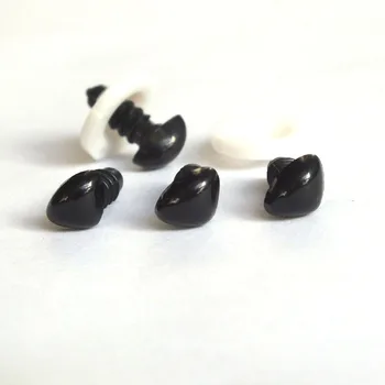 50шт Черни Триъгълни Носовете 8 мм С Пластмасови Табли - За Производство на Плюшени / Меки играчки